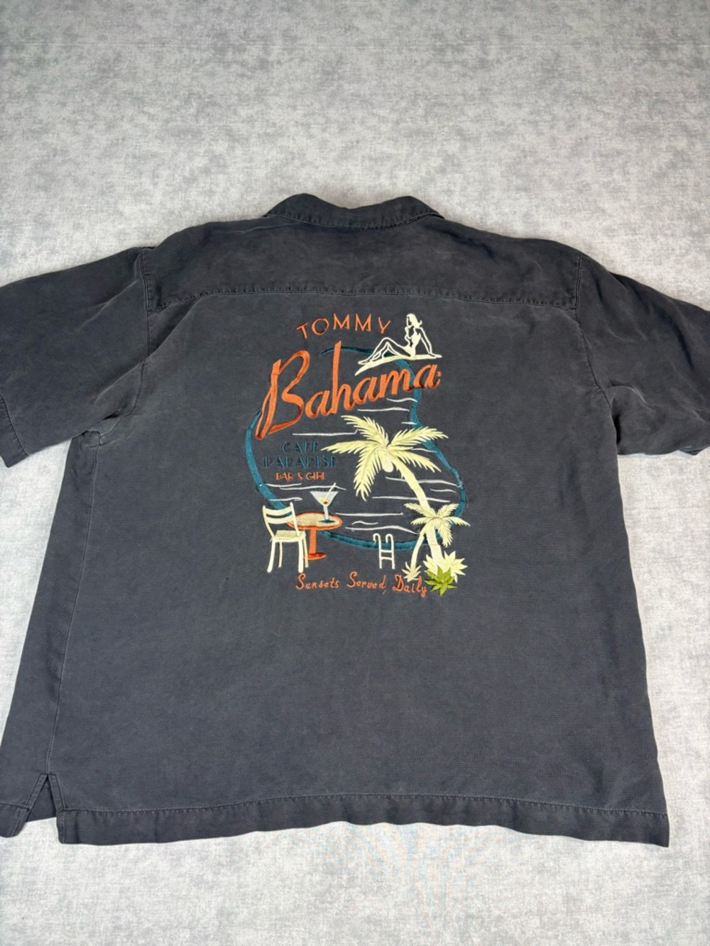 🌴Tommy Bahama Hawaiian Camp Shirt – Men’s Large  Black 100% Silk  Embroidered🌴